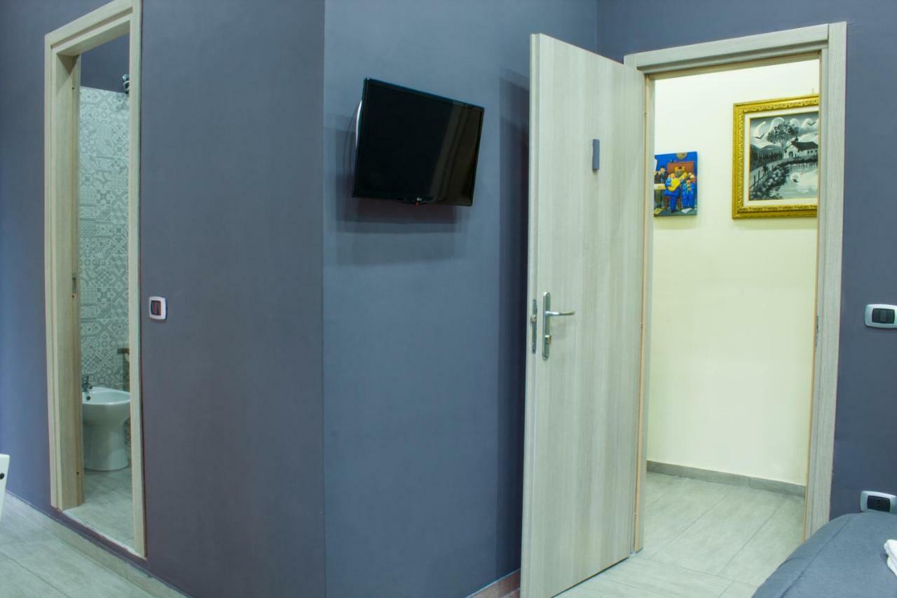 Holiday Naples Art Rooms Bagian luar foto