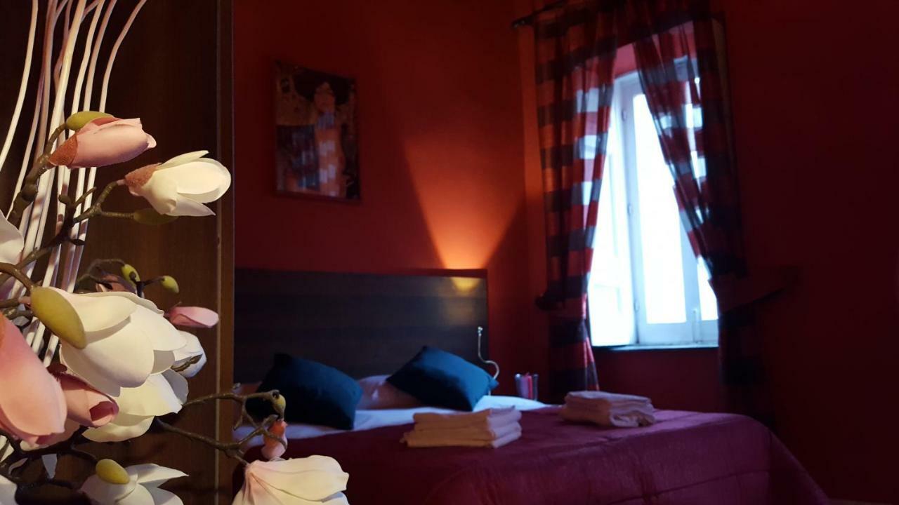 Holiday Naples Art Rooms Bagian luar foto